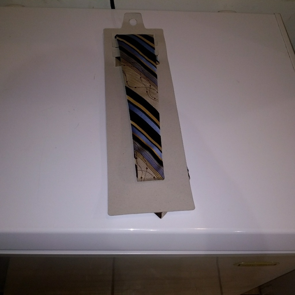Oleg Cassini Tie